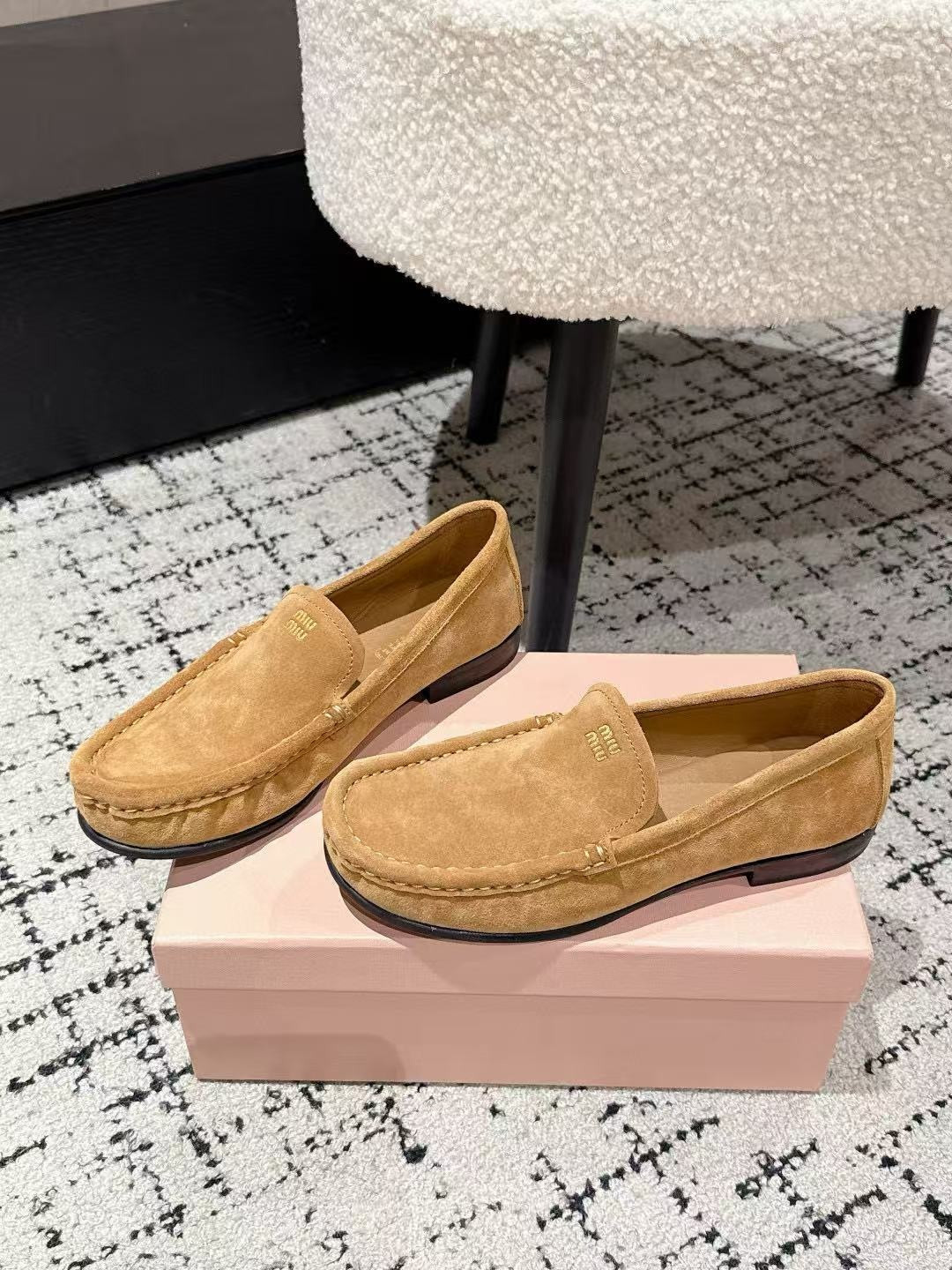 ua M1v M1v suede loafers
