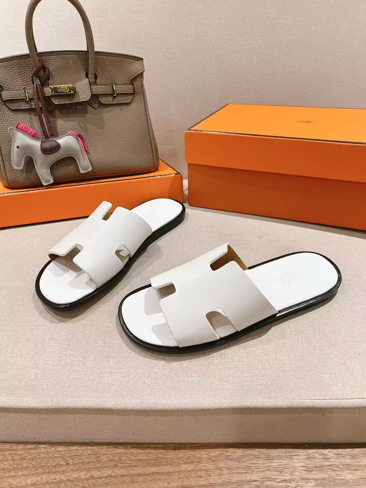 ua H**mes izmir sandal