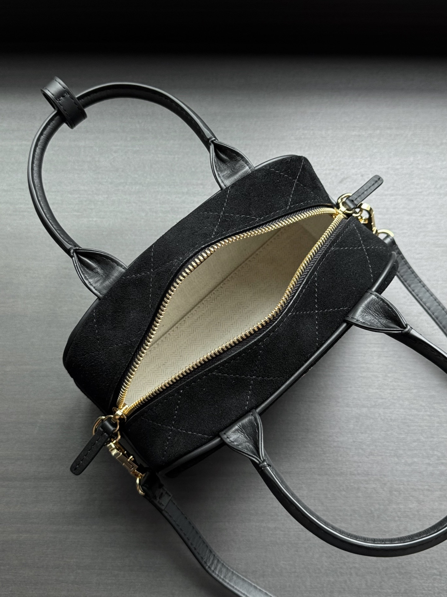 Ch*el bowling clutch ap5528 13x21x9cm