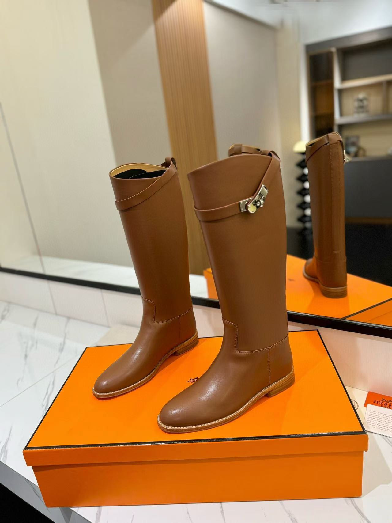 ua H**mes jumping boots