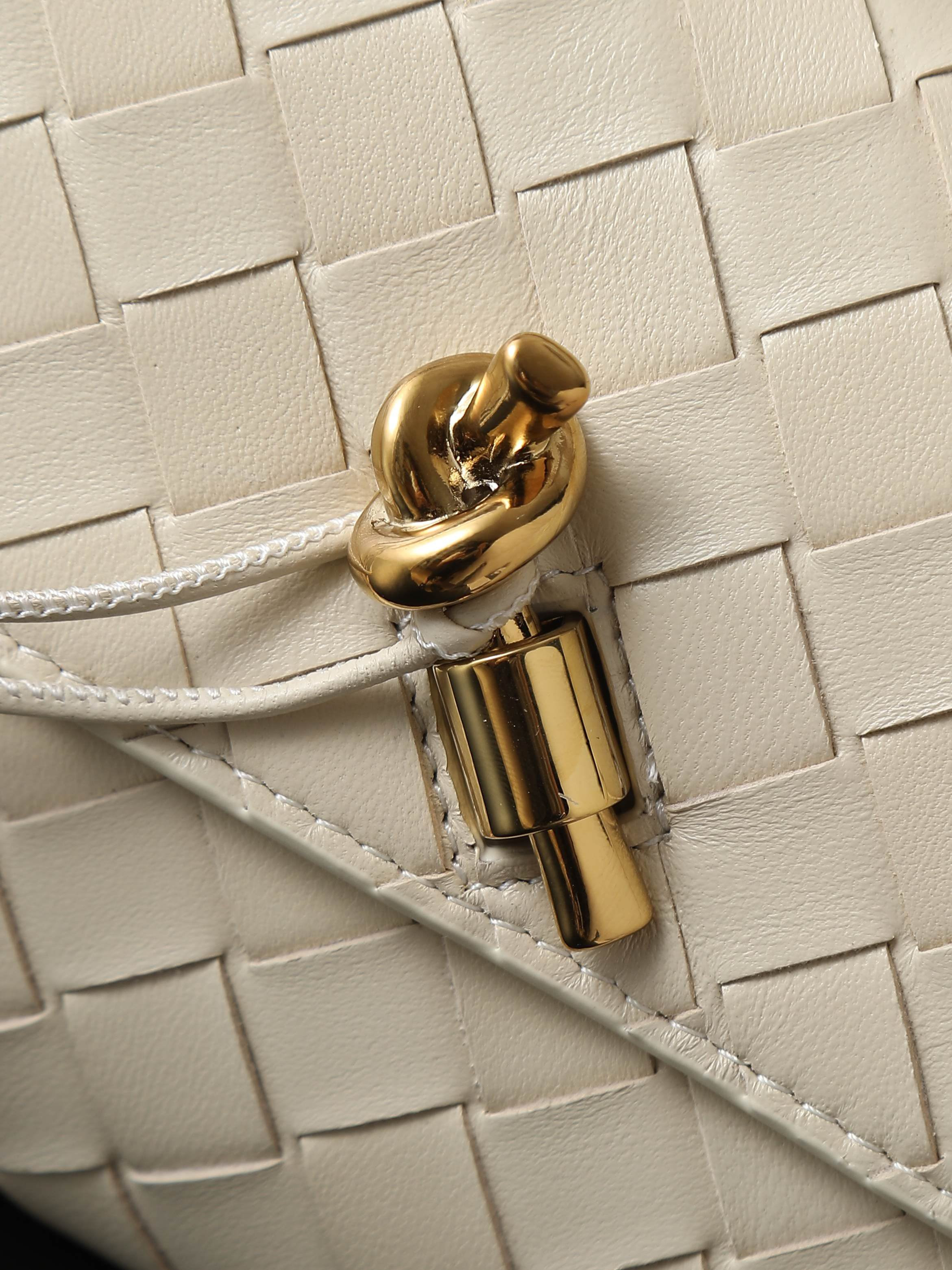 bo*te*ga Ve*ne*ta long clutch andiamo with handle fondant 31x13x3cm