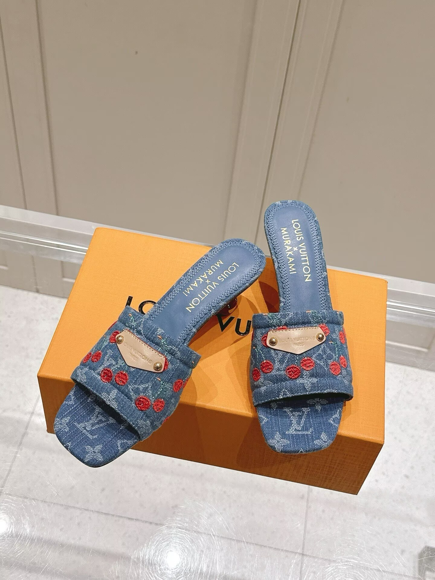 UA LV X TM Lily Slides