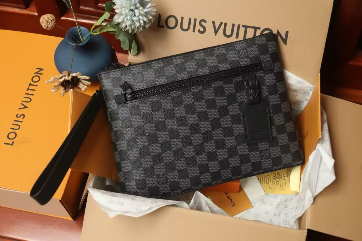 LV Takeoff Pouch N40504 30x22x5cm