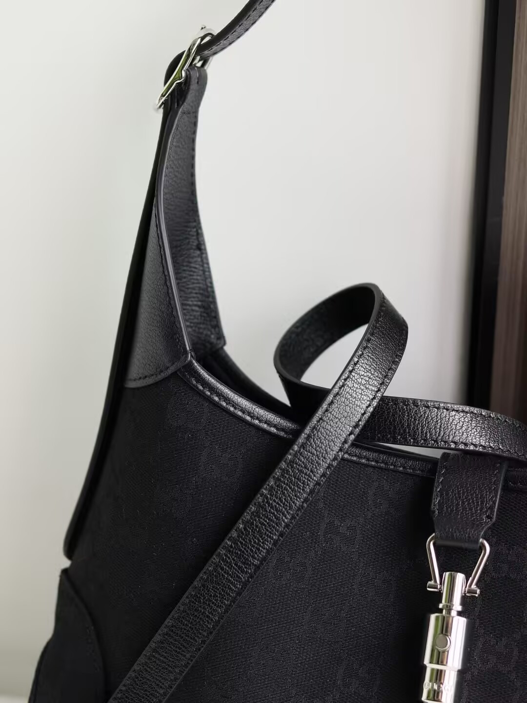 G*u*i jackie medium shoulder bag 31.5x22x4.5cm