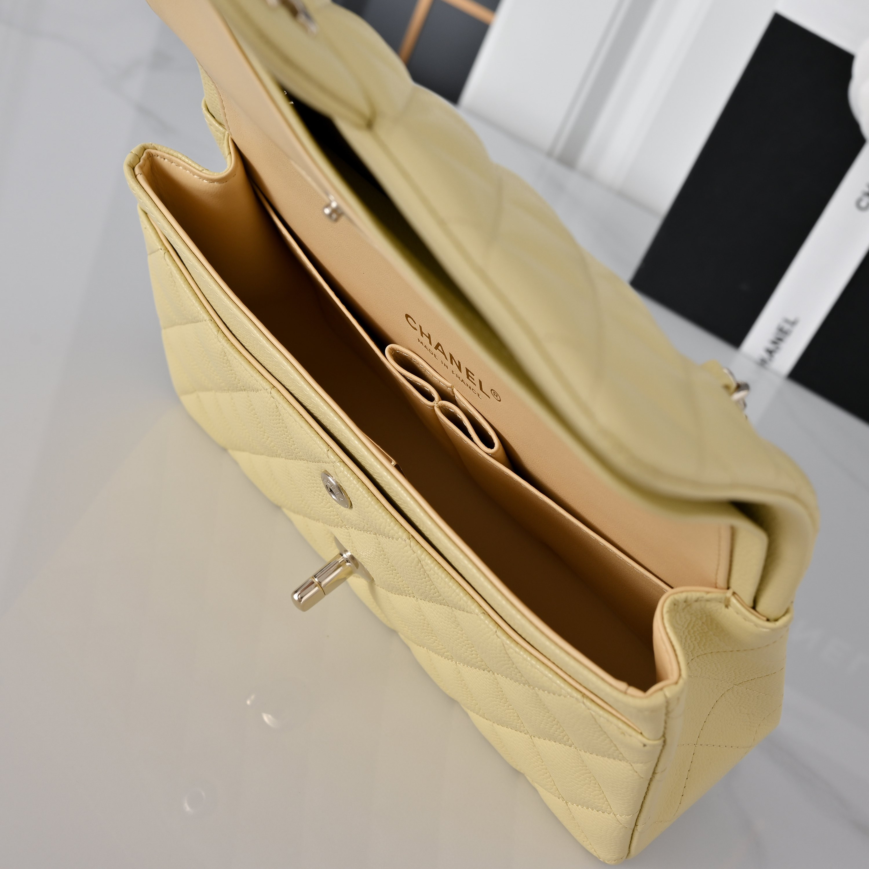Ch*el classic flap handbag baby yellow with light gold hardware and caviar leather a01113 23x14.5x6cm