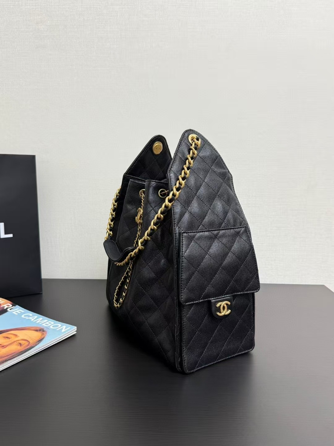 Ch*el 25c bucket bag 40x30x15cm