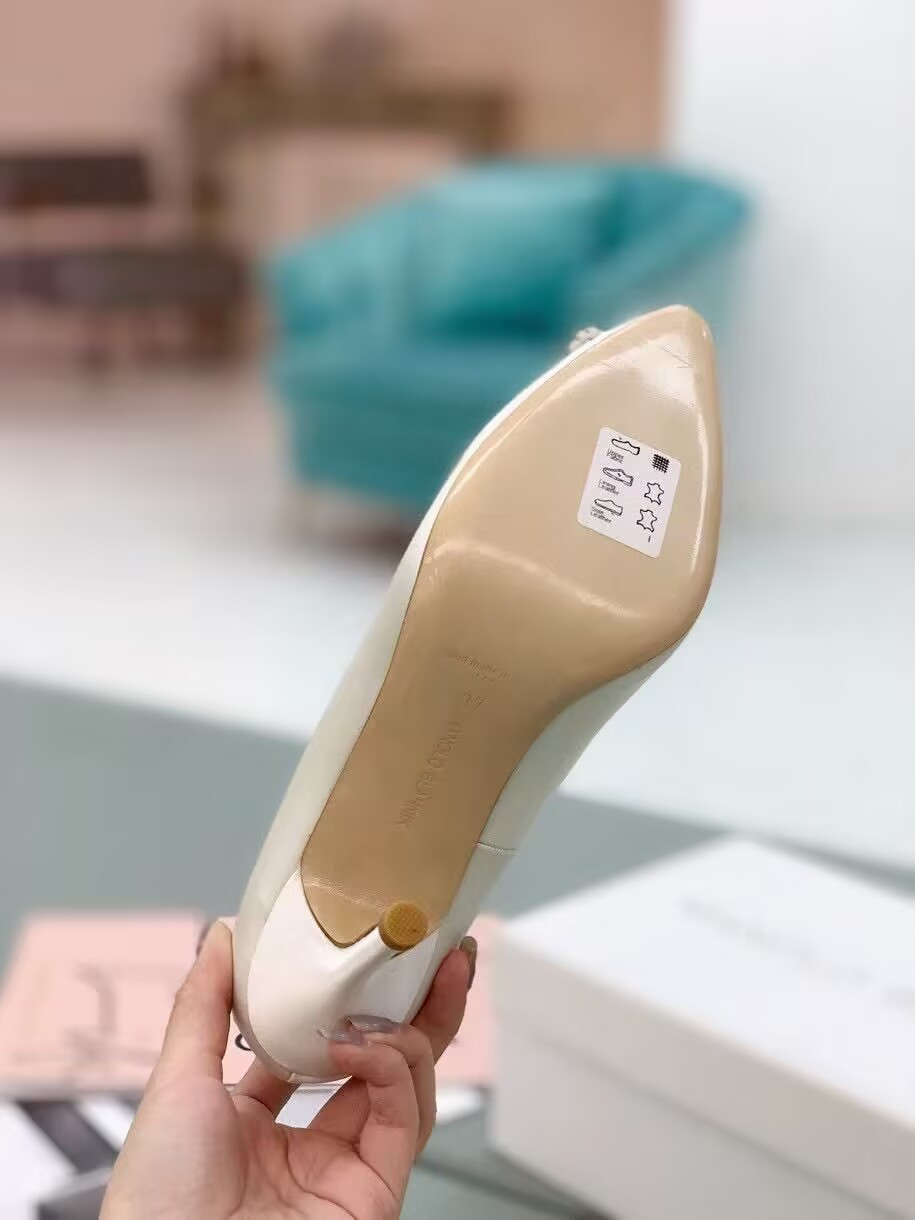 ua ma*n010 B1ah*ik hangisi jewel buckle pumps