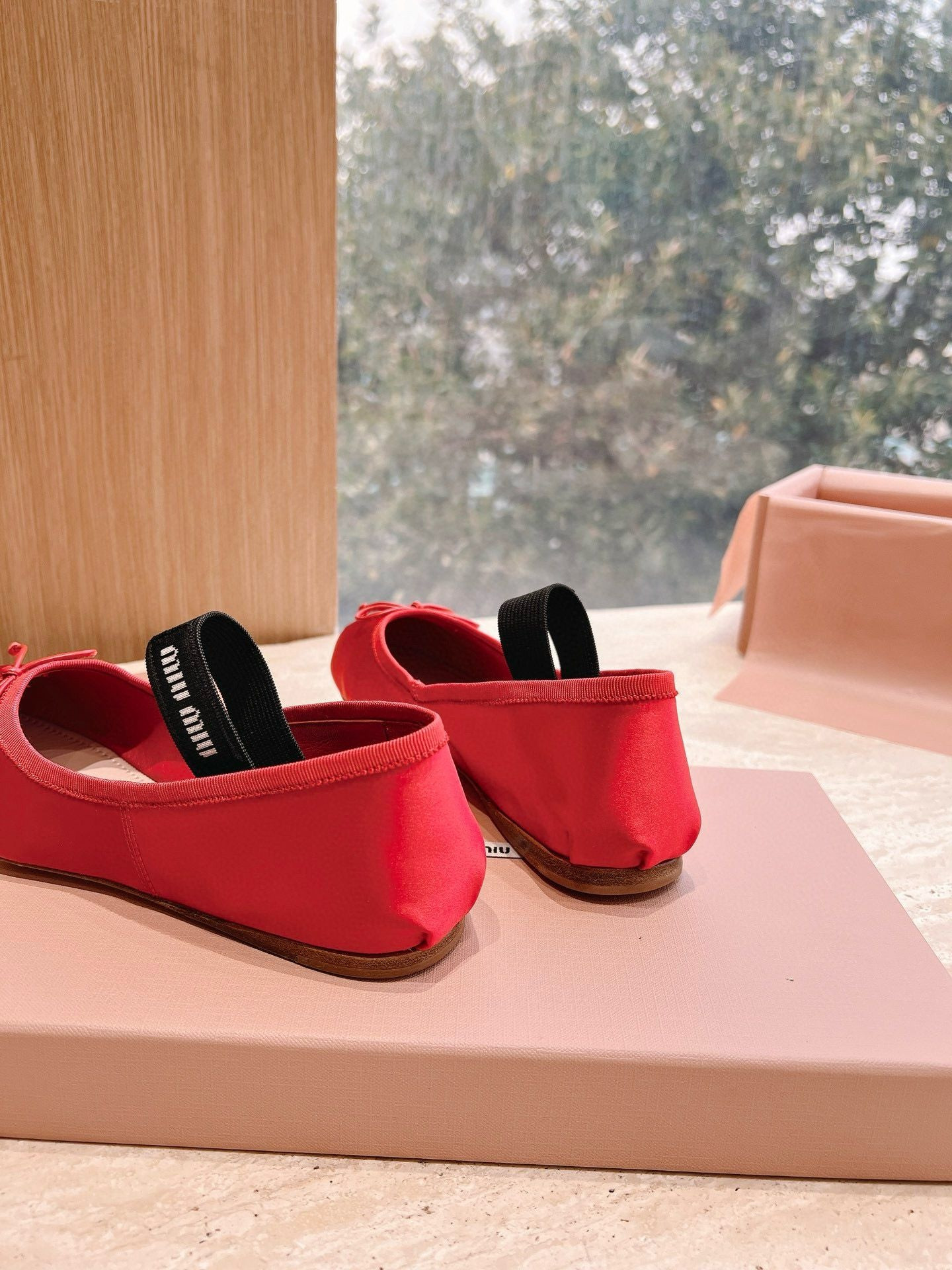 ua M1v M1v satin ballerinas