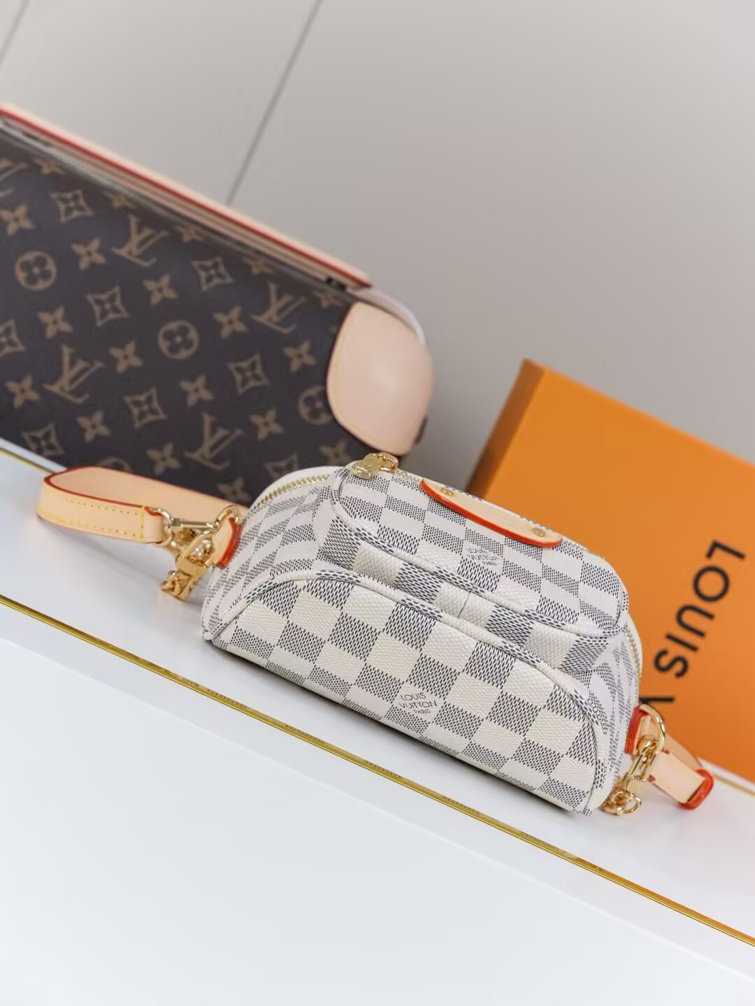 LV Mini Bumbag N00130 17x12x9.5cm