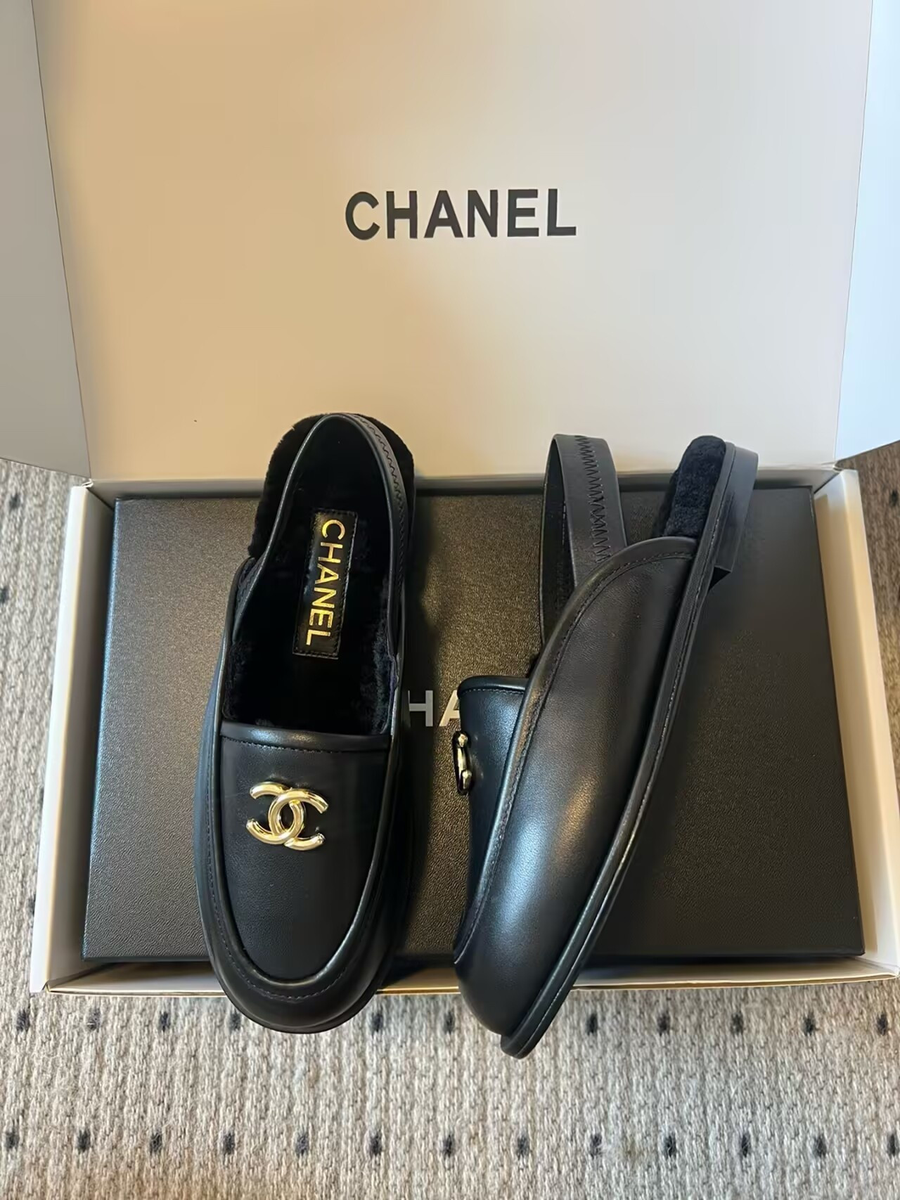 ua Ch*el shoes