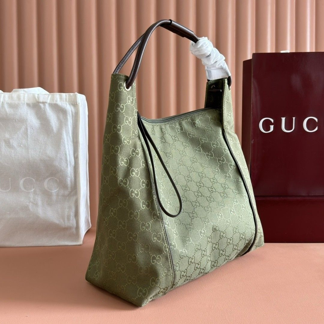 G*u*i tote bag 36x36x10cm