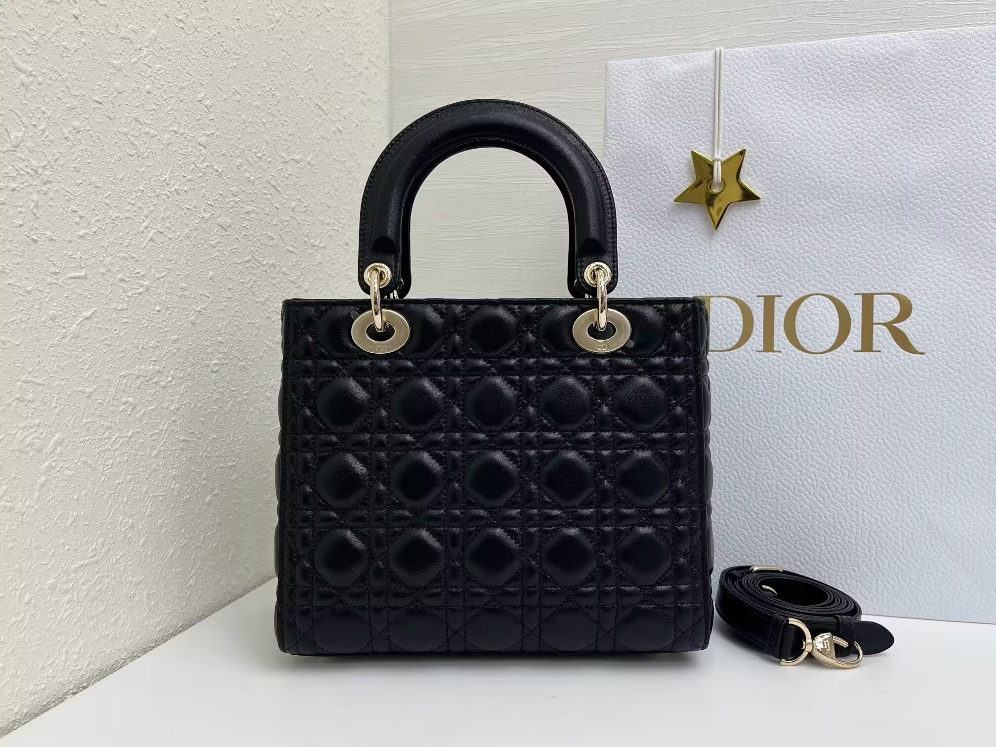 D*or medium lady D*or bag 24x21x12cm