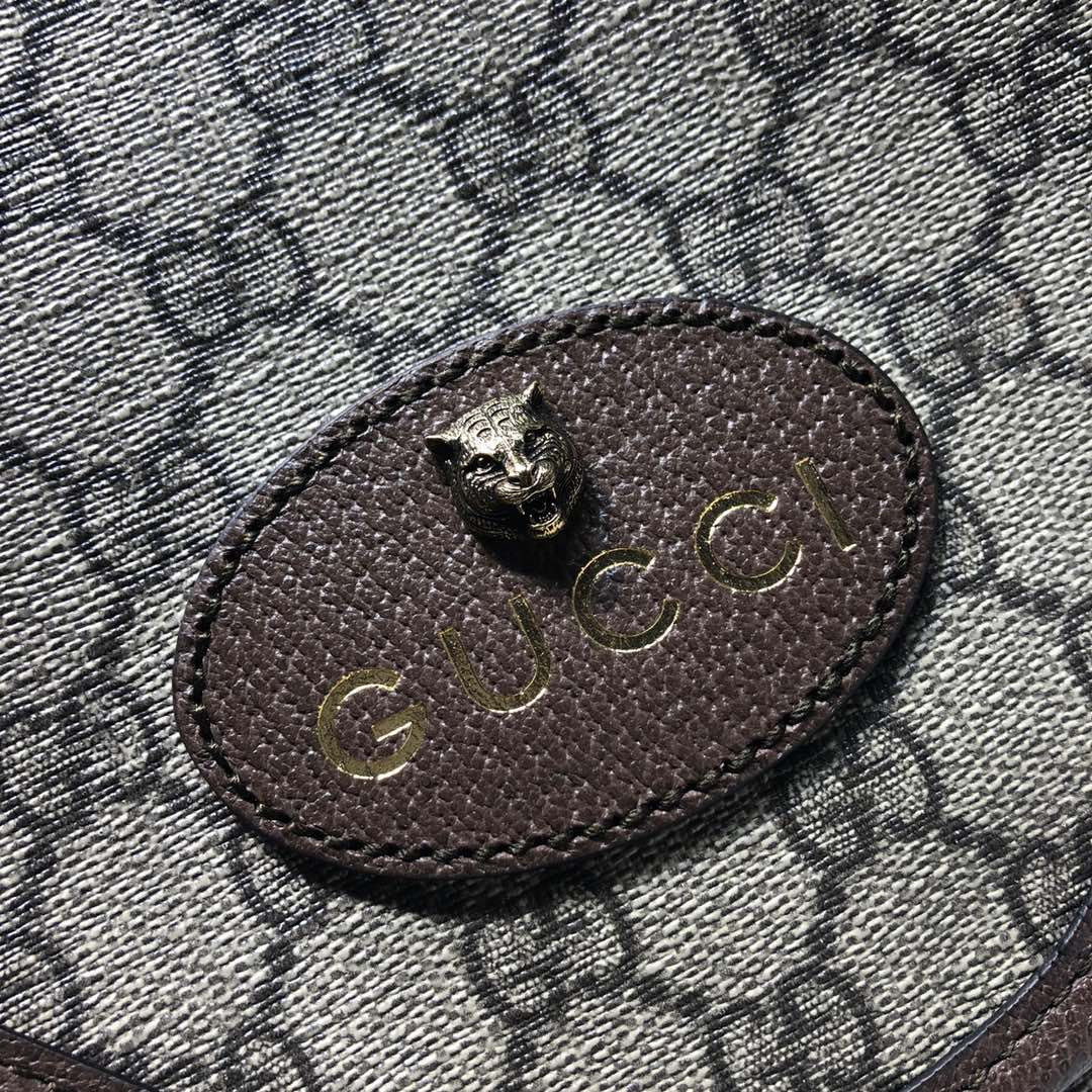 G*u*i neo vintage messenger bag 26x26x5cm