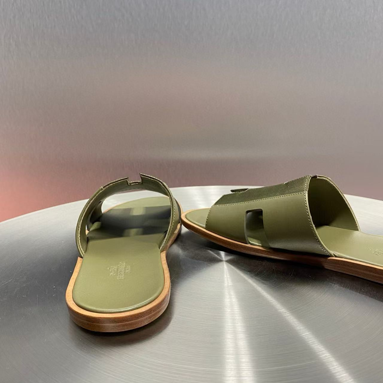 ua H**mes izmir sandal