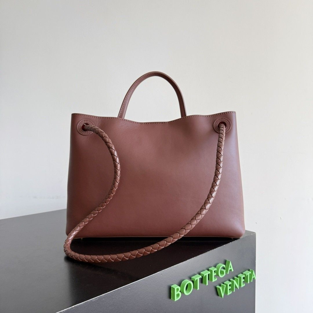 bo*te*ga Ve*ne*ta medium andiamo 32x25x11cm