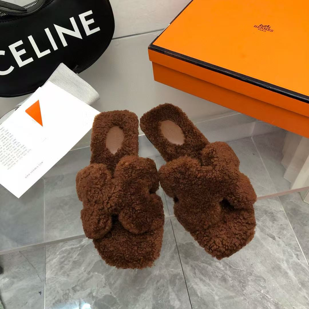 ua H**mes oran sandal