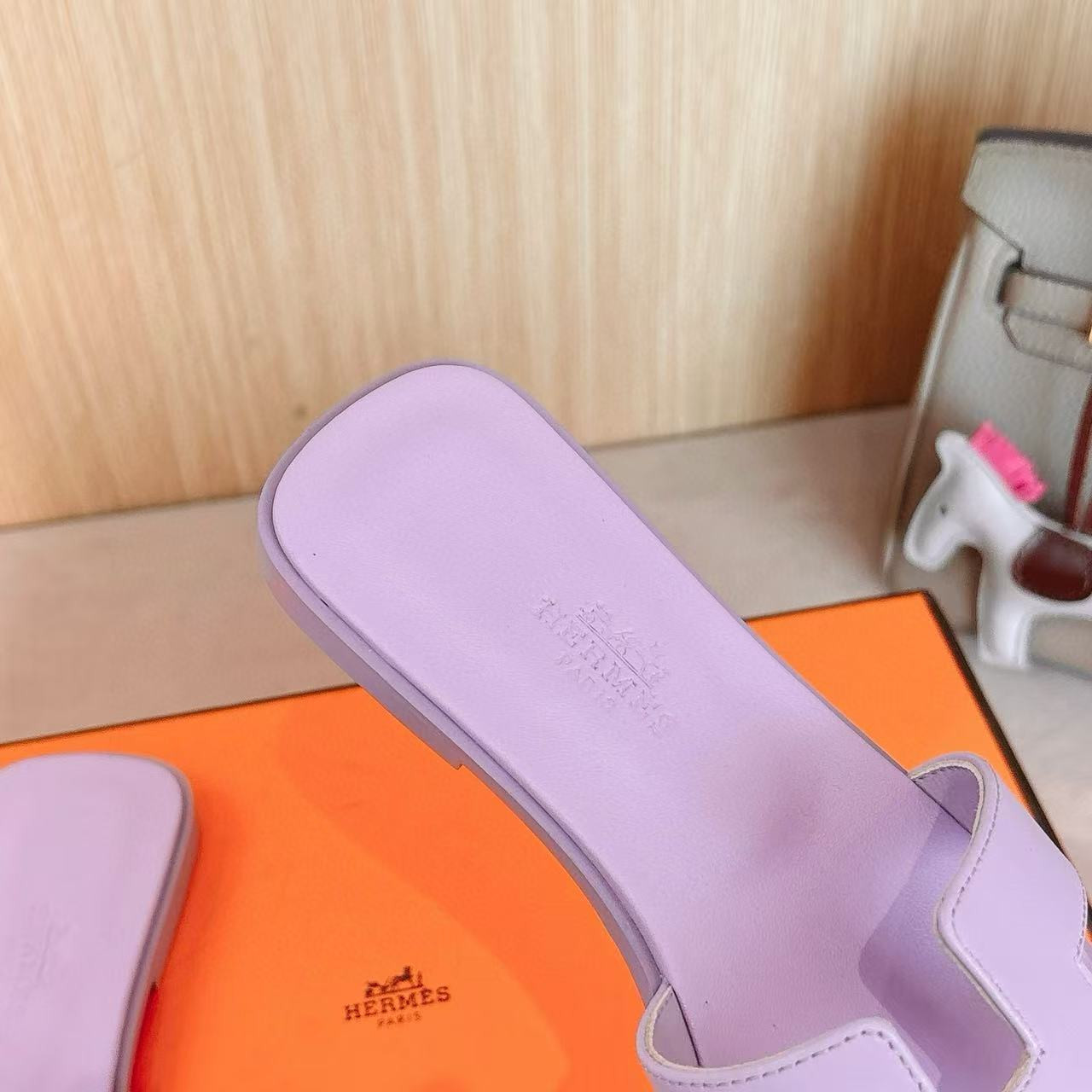 ua H**mes oran sandal