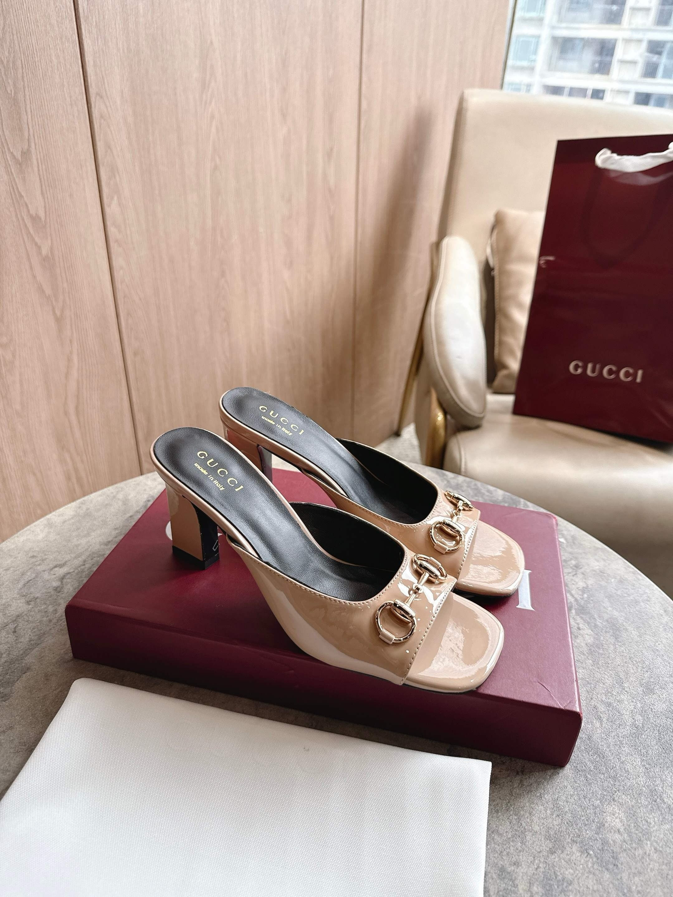 ua G*u*i signora sandals
