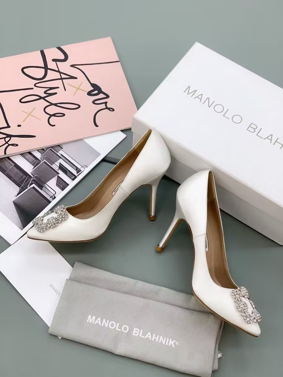ua ma*n010 B1ah*ik hangisi jewel buckle pumps