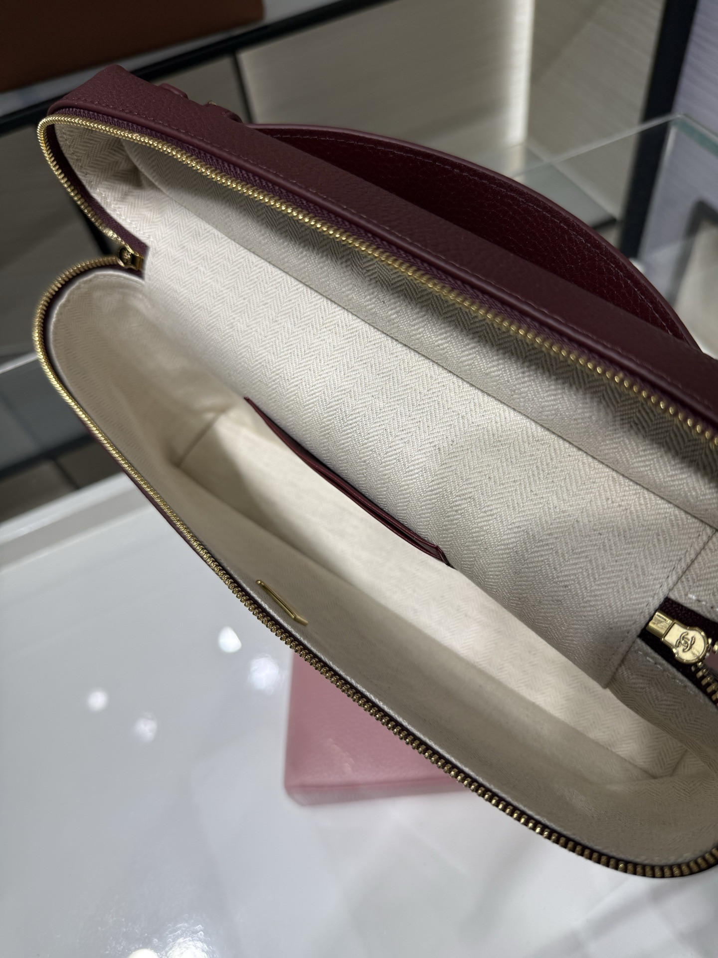 Ch*el classic vanity with chain handbag as6473 17x29x5.5cm
