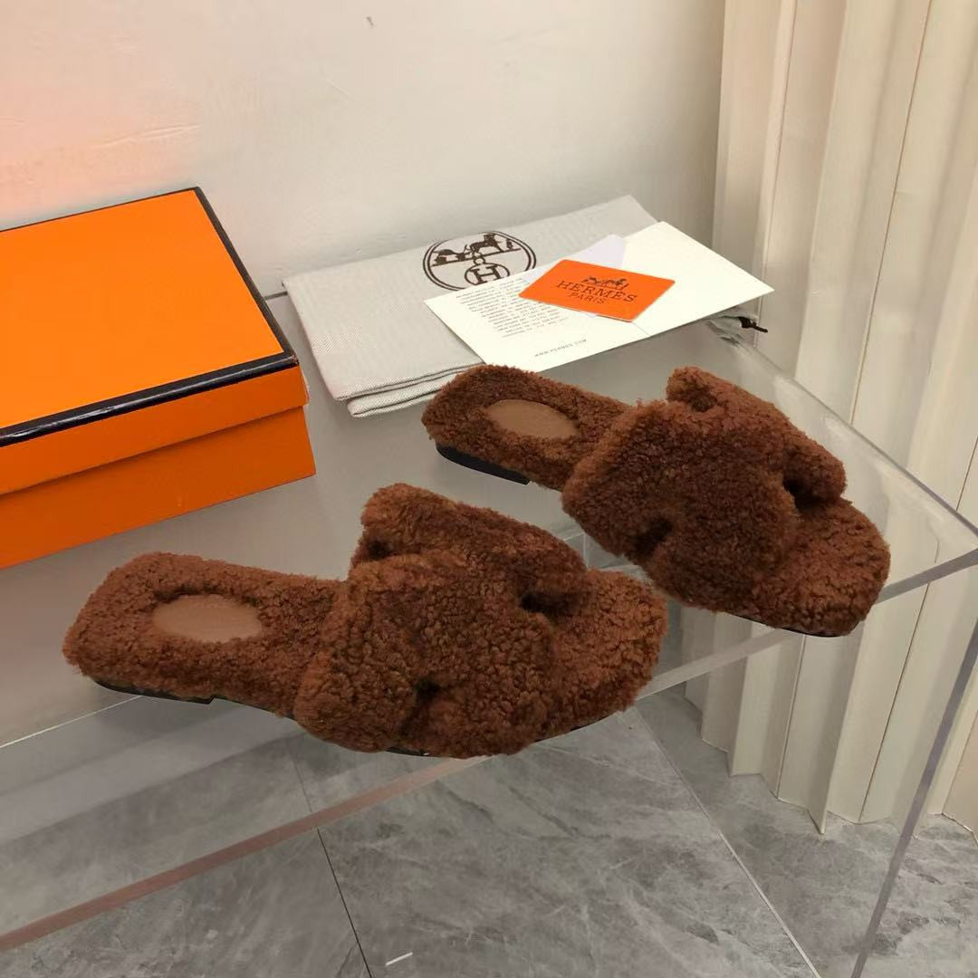 ua H**mes oran sandal
