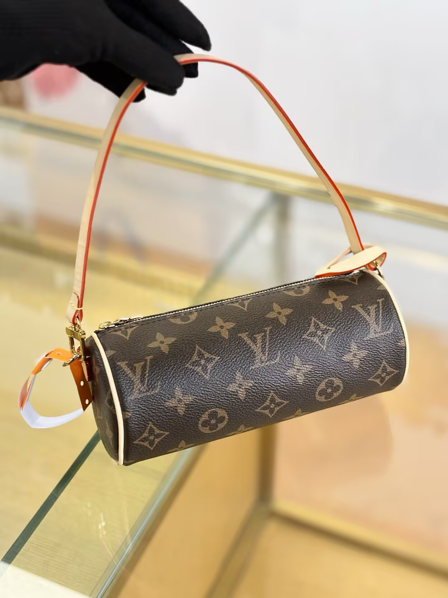 LV Pochette Papillon M25703 20x8.5x8.5cm