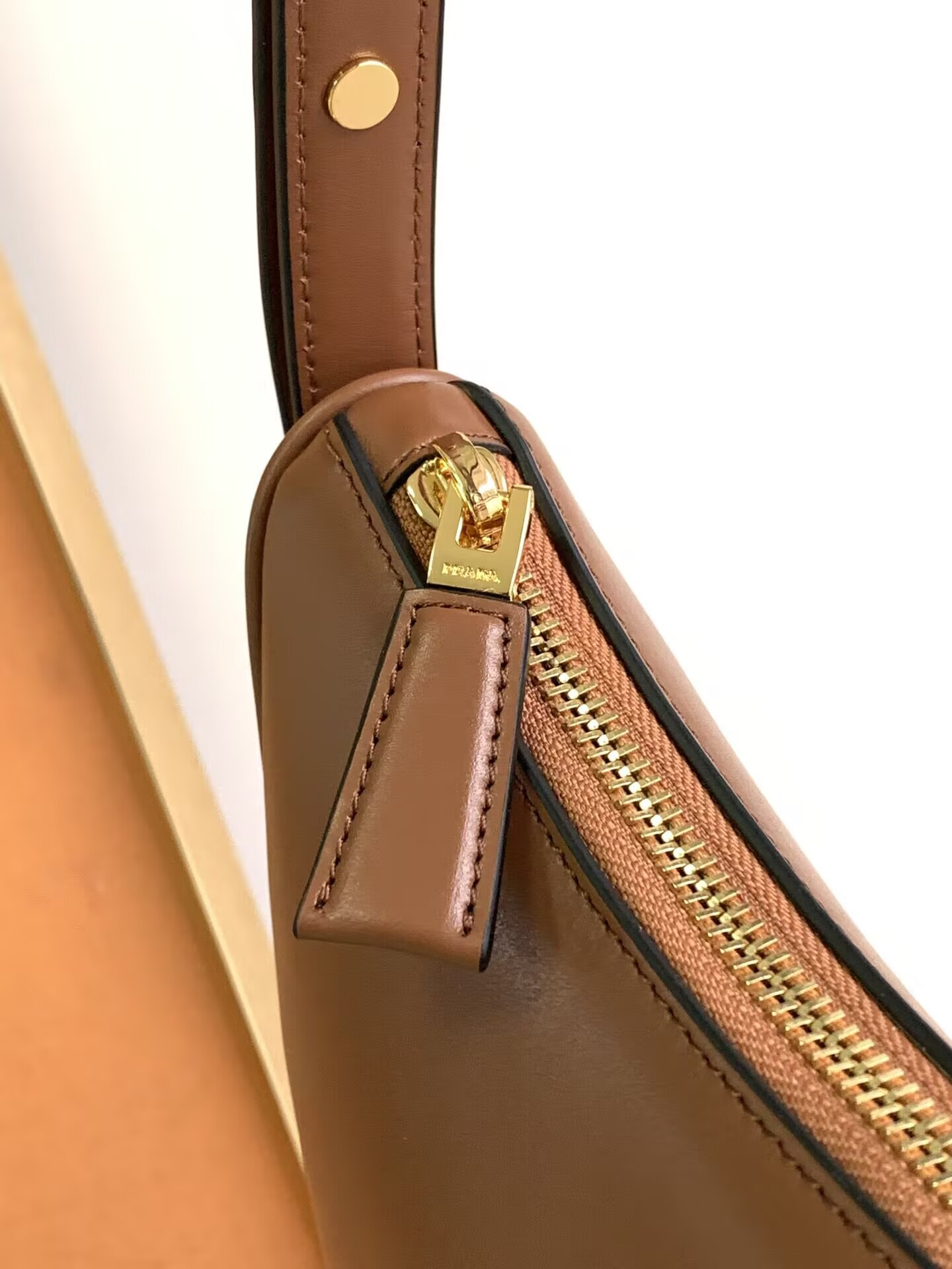 Pra*a arqué shoulder bag 22.5x18.5x6.5cm