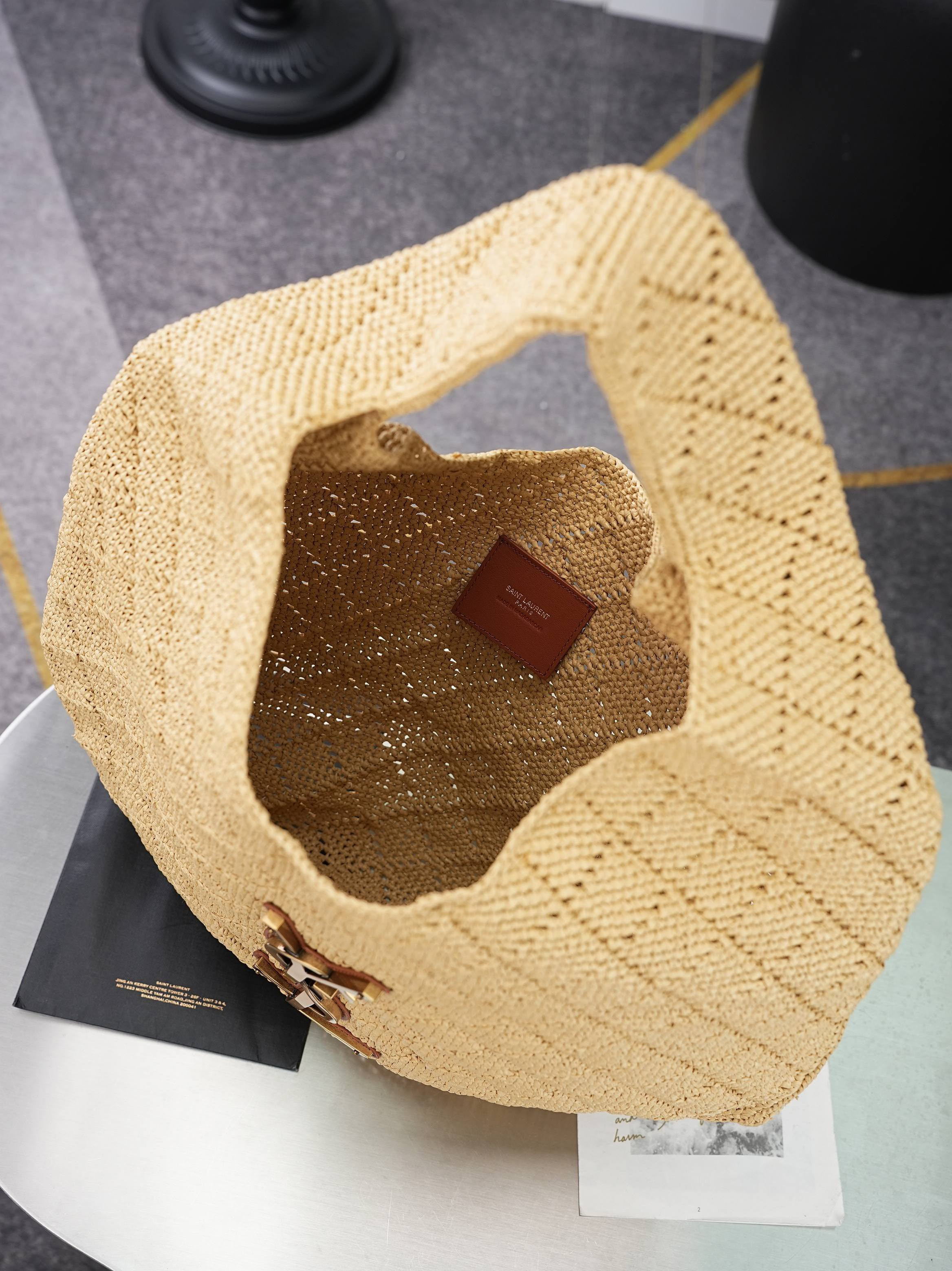 Y*L icare hobo in raffia 30-47x30.5x2-12cm