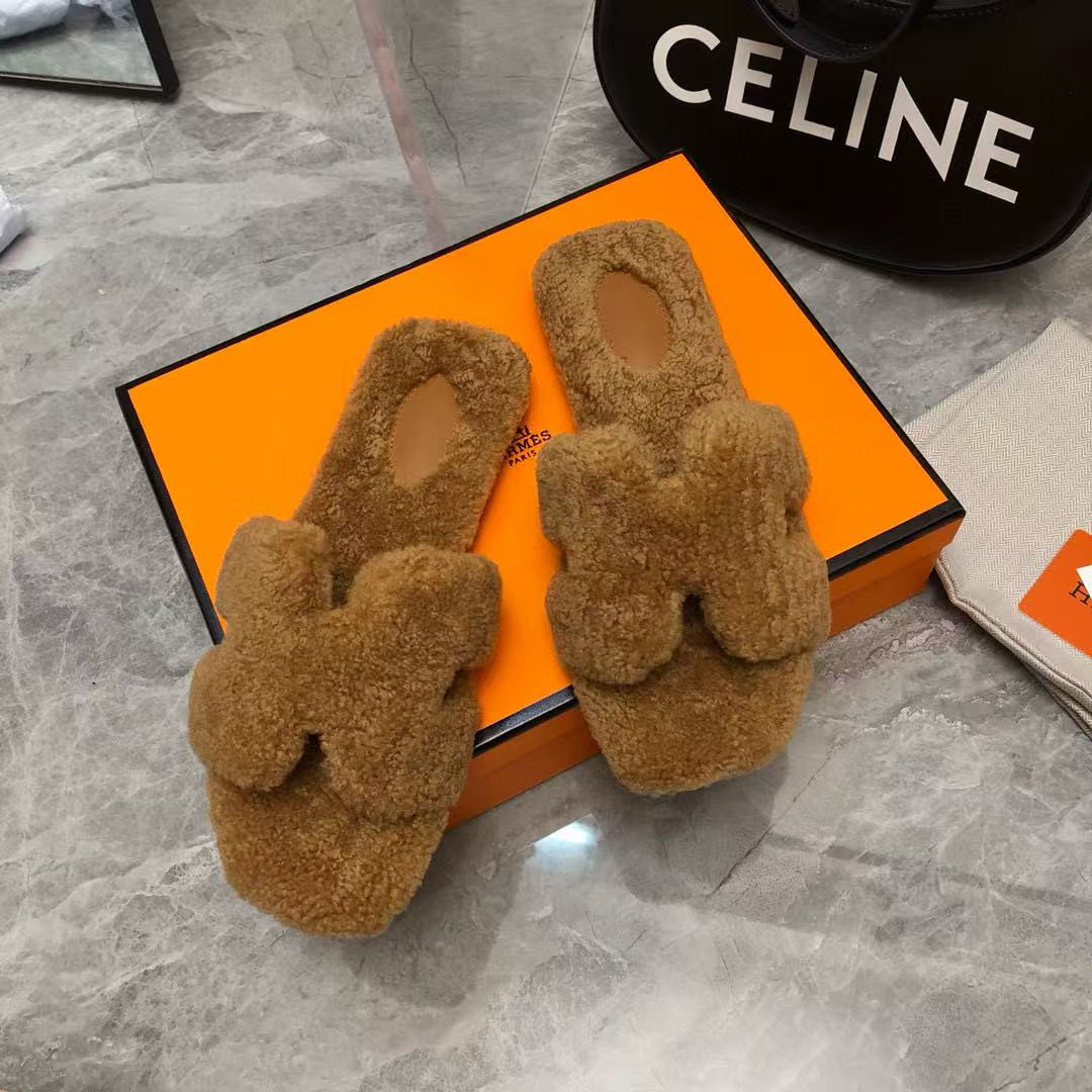 ua H**mes oran sandal