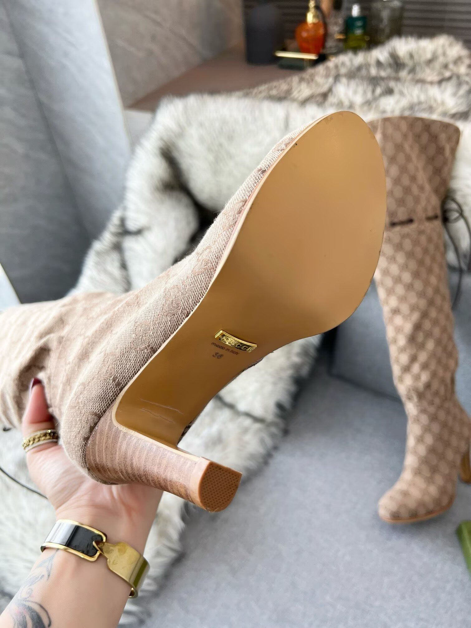 ua G*u*i boot 8.5cm heel