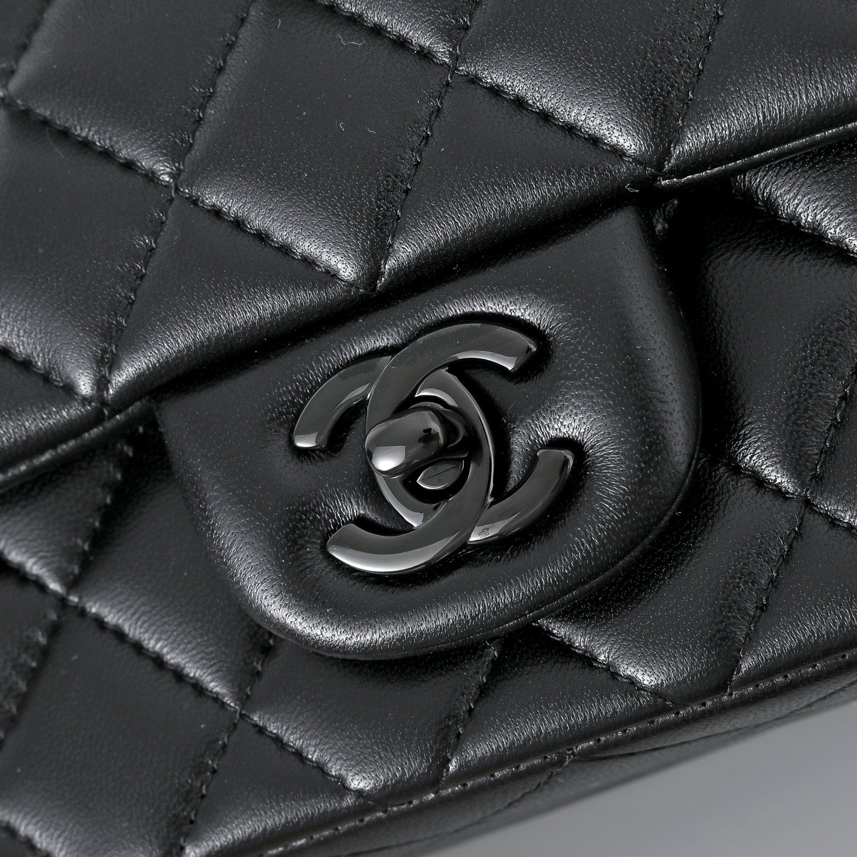 Ch*el mini flap bag a69900 20x12x6cm