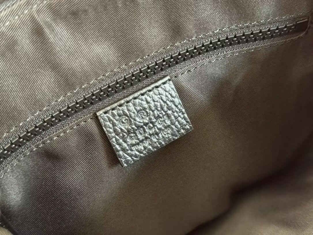 G*u*i shoulder bag 30.5x33x2cm