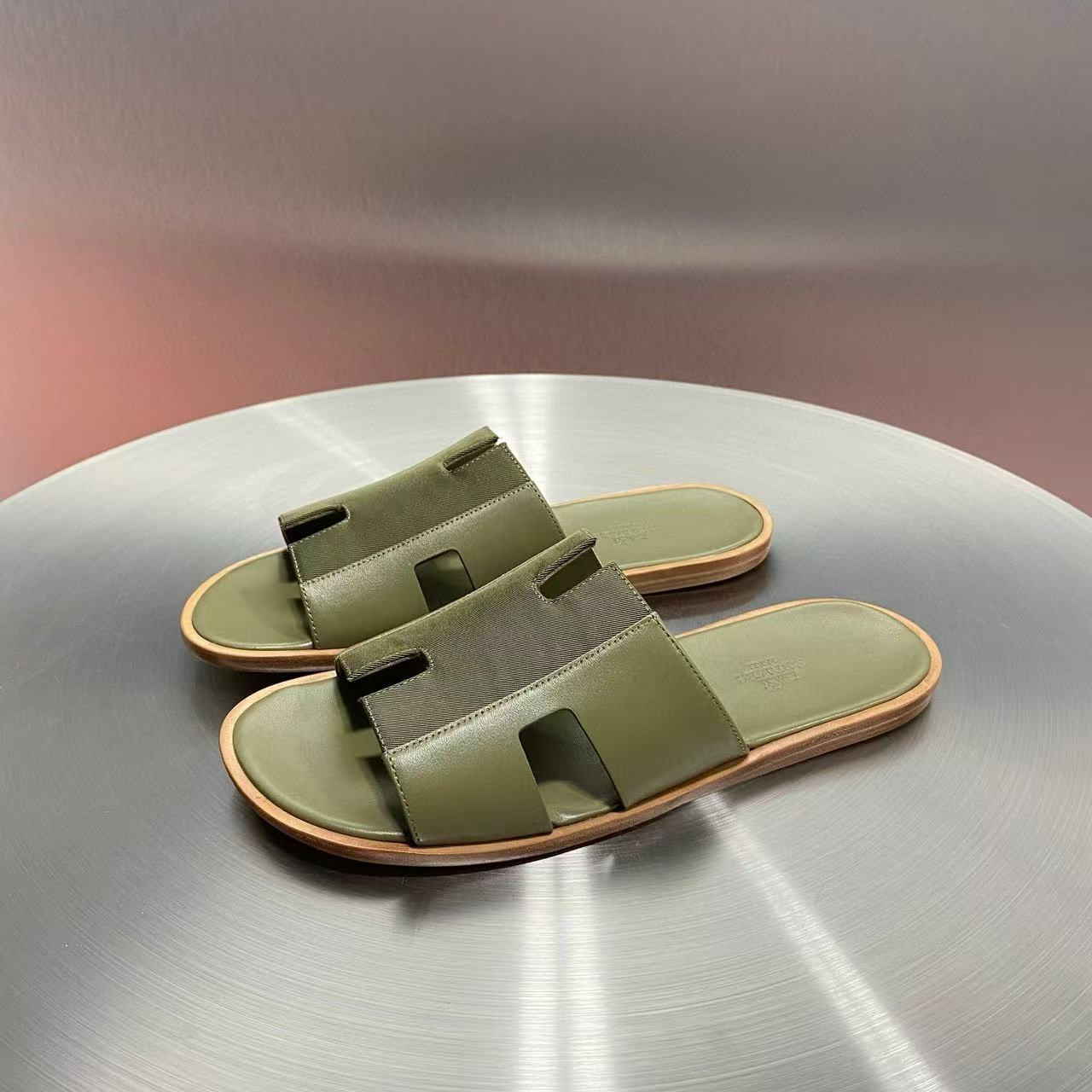 ua H**mes izmir sandal