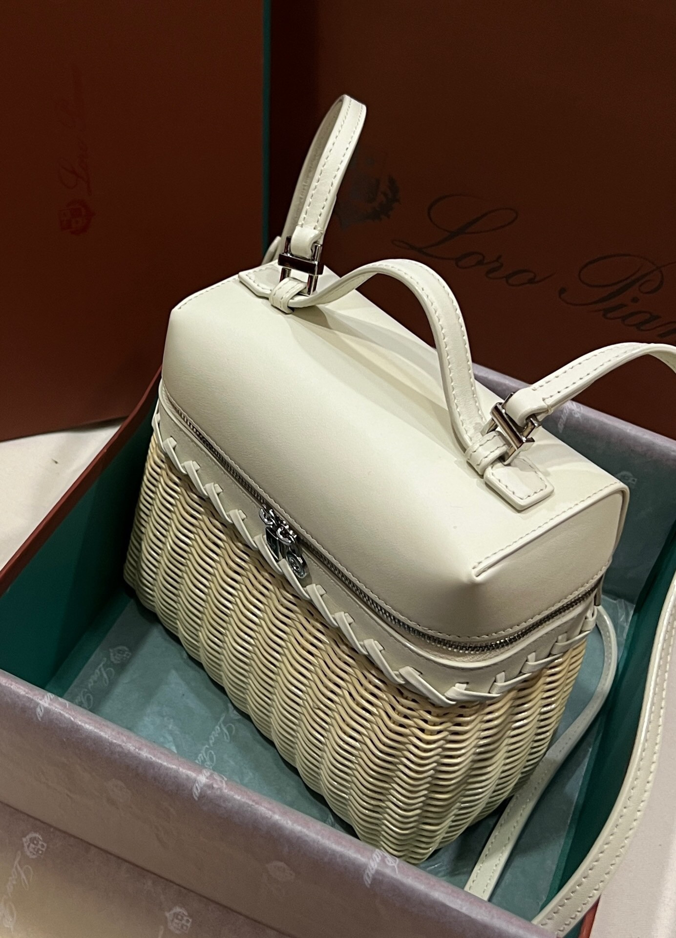 L**o p*ana extra pocket l19 wicker bag 17.5x21x10cm
