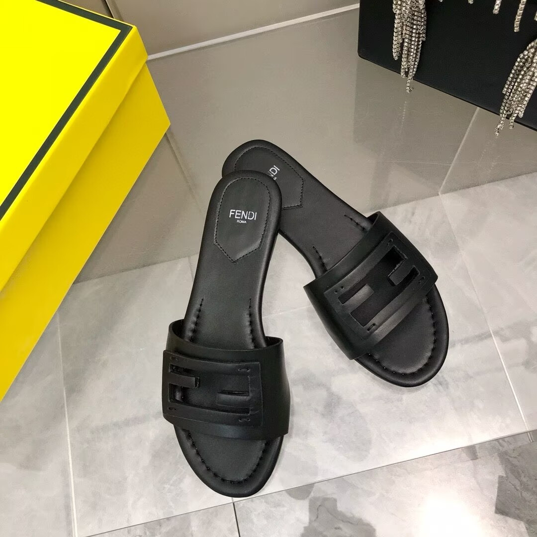 ua F**di baguette leather slides