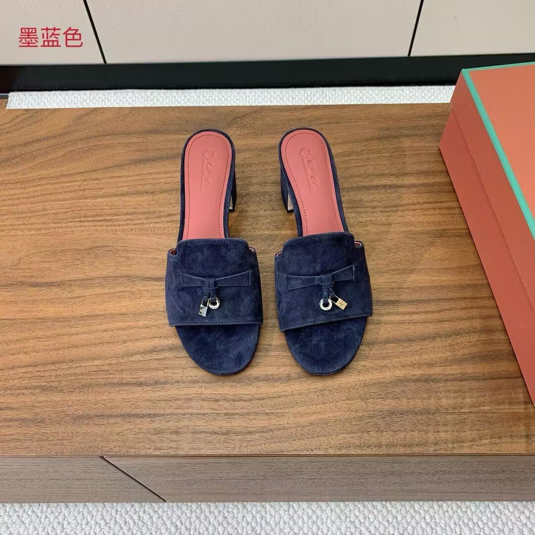 ua L**o p*ana summer charms sandal