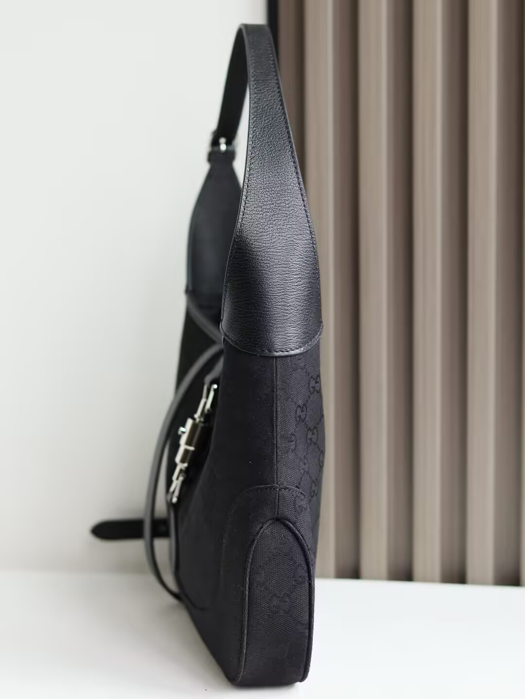 G*u*i jackie medium shoulder bag 31.5x22x4.5cm