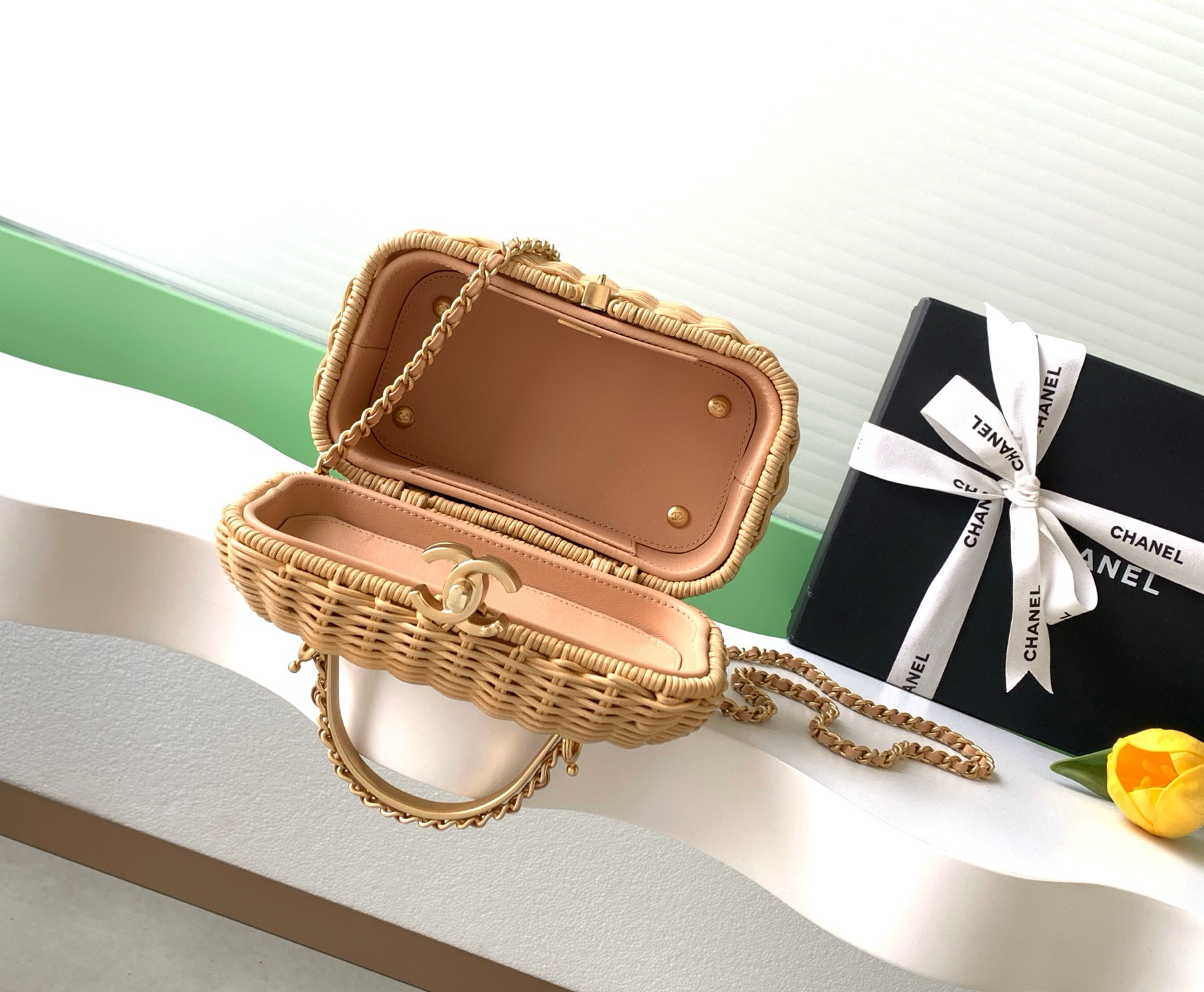 Ch*el vanity case 11.5x19.5x11cm