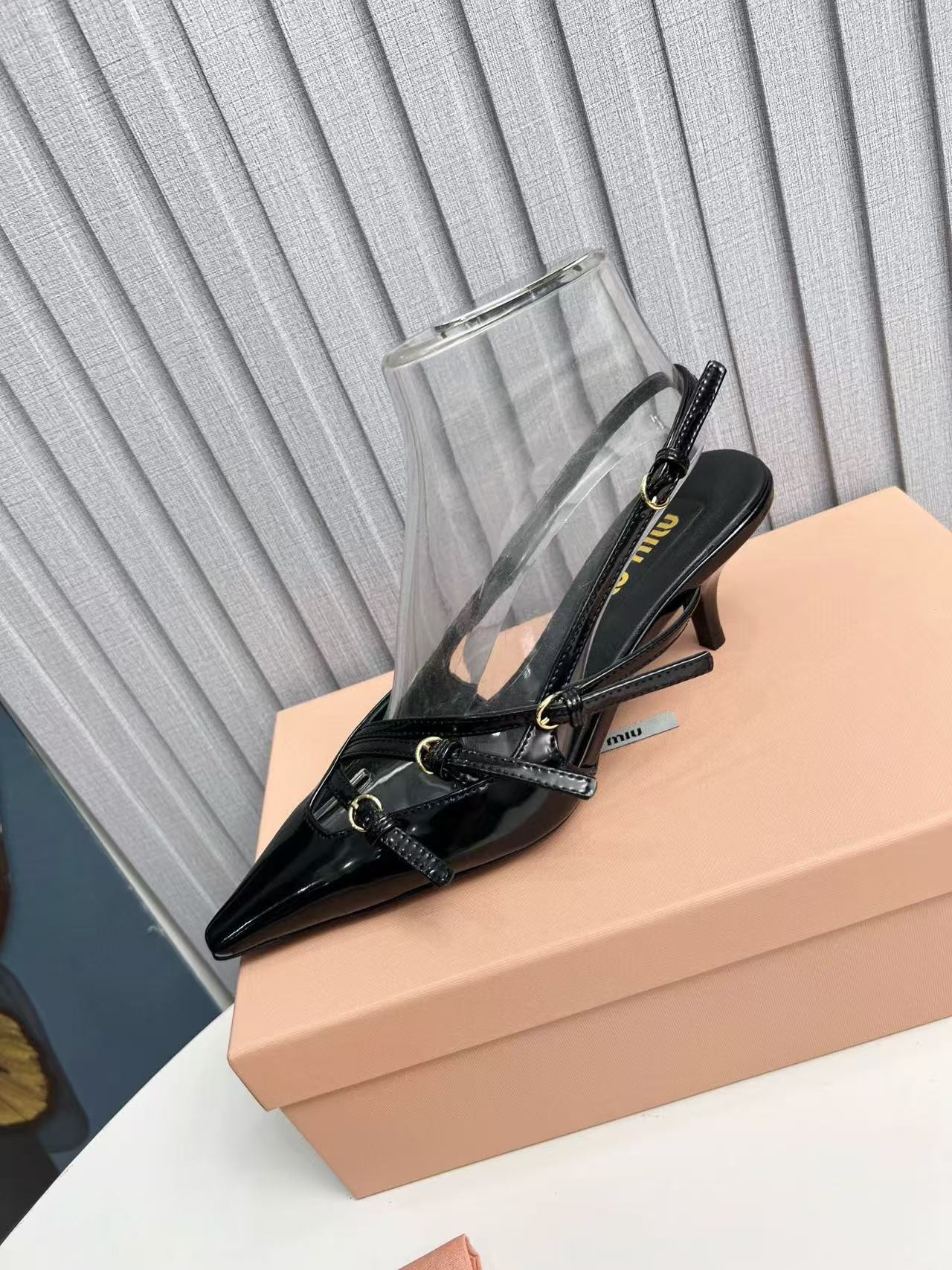 ua M1v M1v slingbacks with buckles