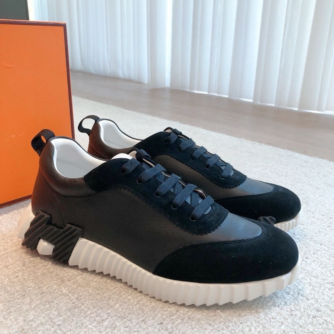 ua H**mes bouncing sneaker