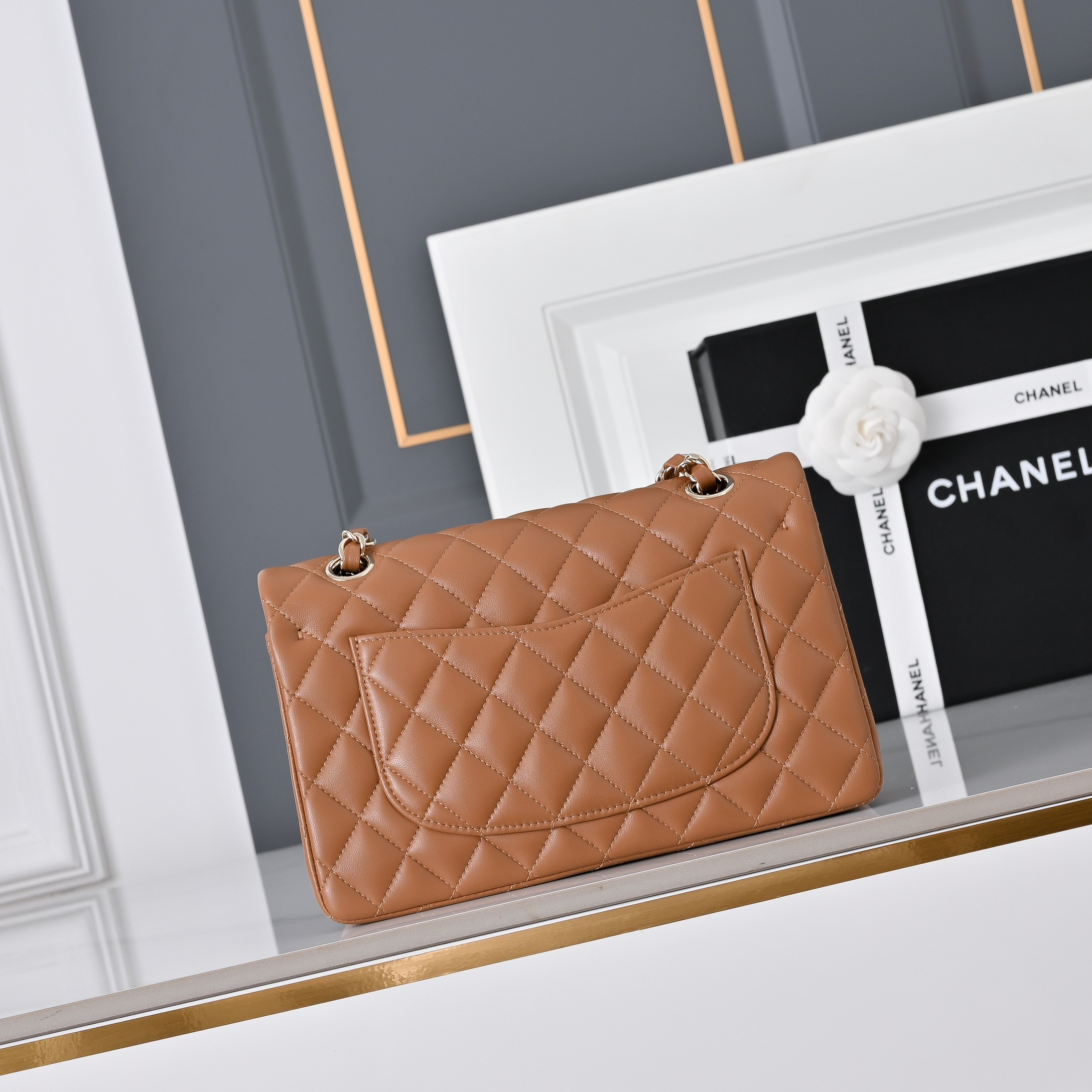 Ch*el classic flap handbag caramel with light gold hardware a01113 23x14.5x6cm