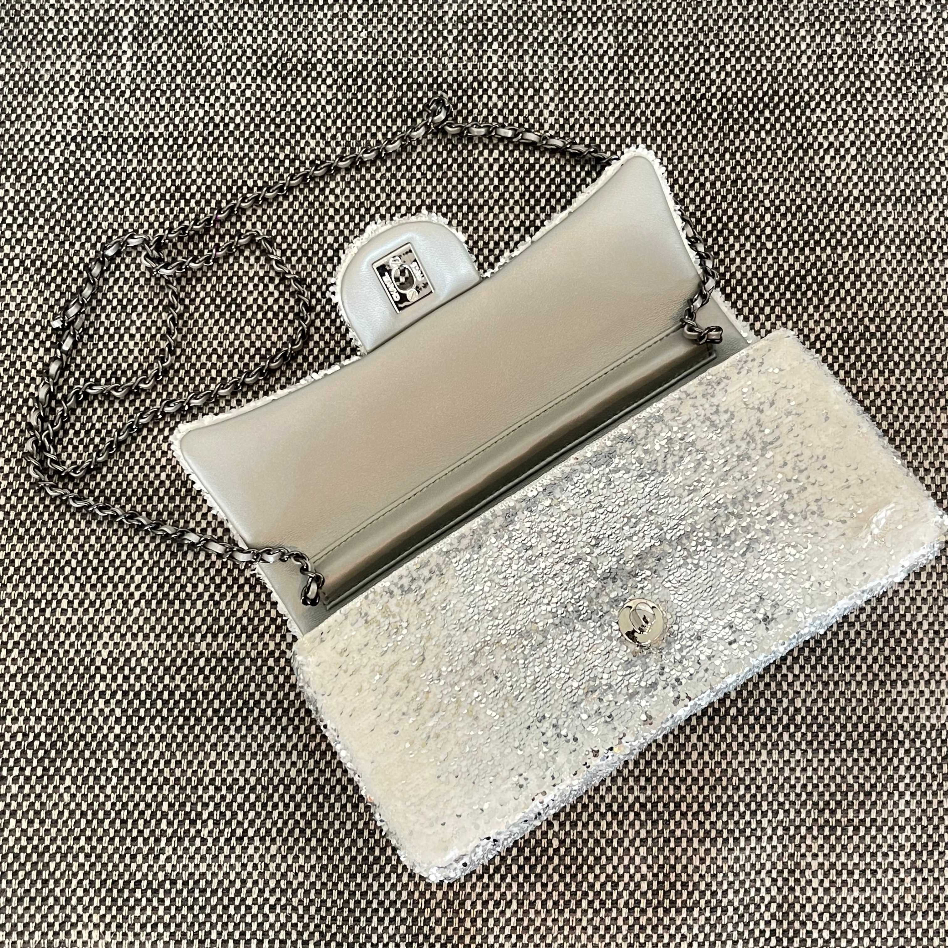 Ch*el flap bags 24x12x4cm