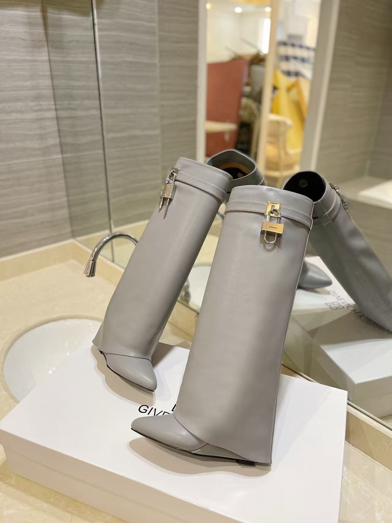 ua G1uenchy shark lock boots in leather