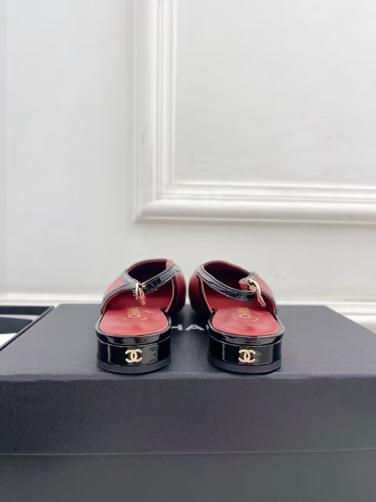 ua Ch*el slingbacks