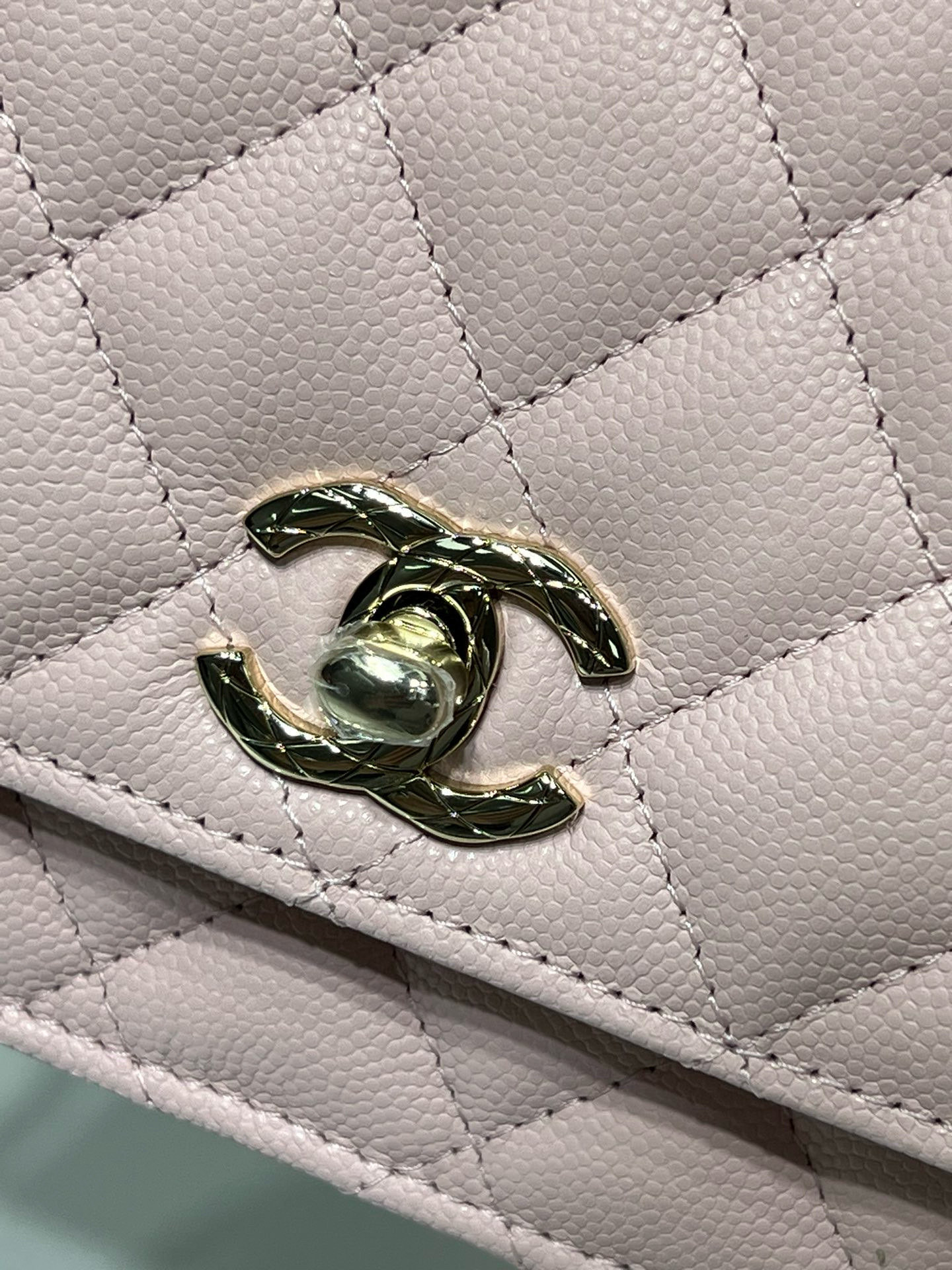 Ch*el clutch with chain ap4579 19x12x3.5cm