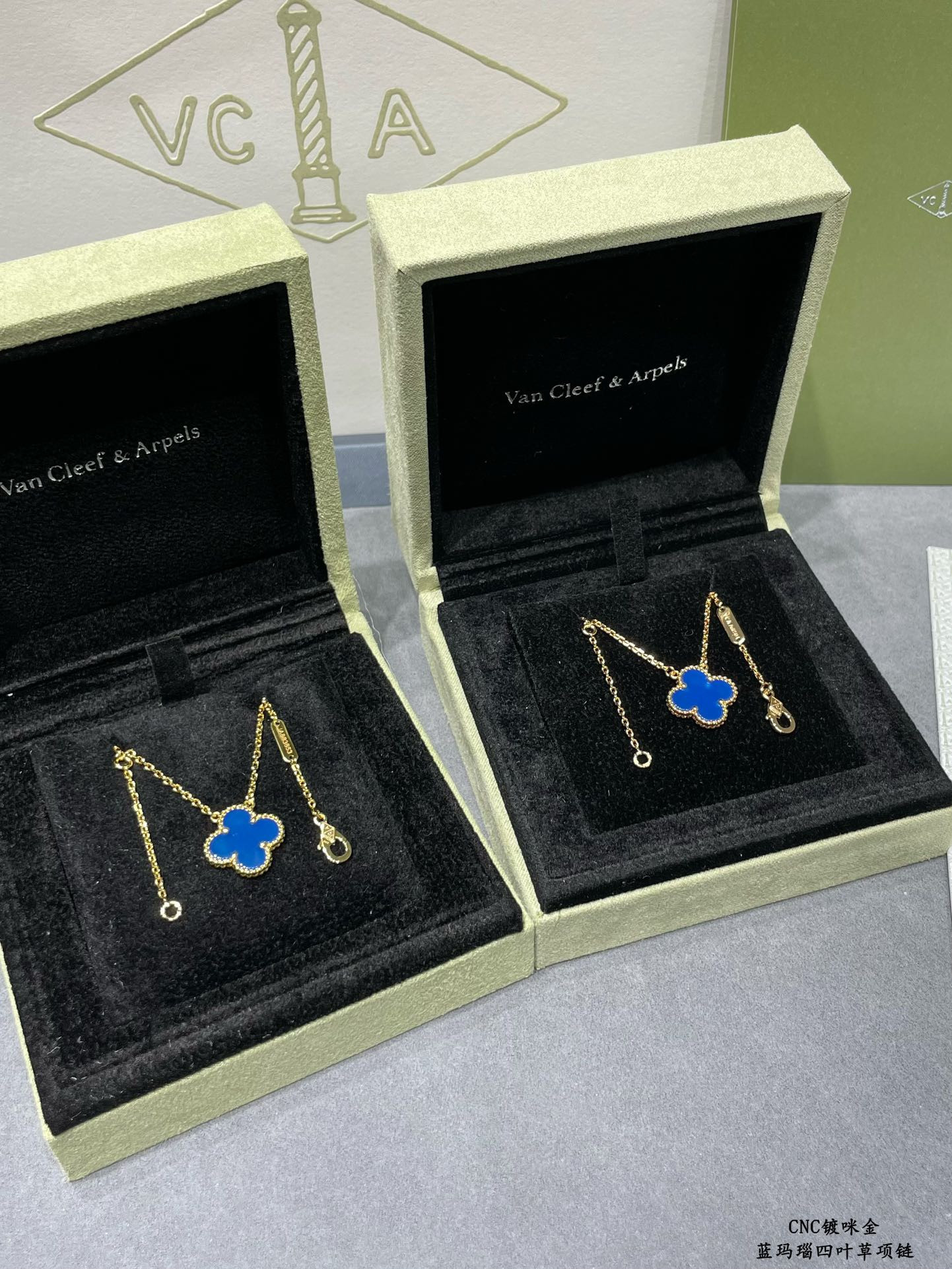 V*N CL*F & arpels medium four-leaf clover necklace diameter approx 1.5cm,chain length approx 40+5cm