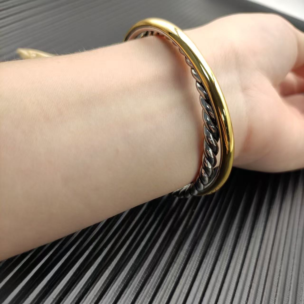 dau1d Yvrm*n 11mm crossover bracelet