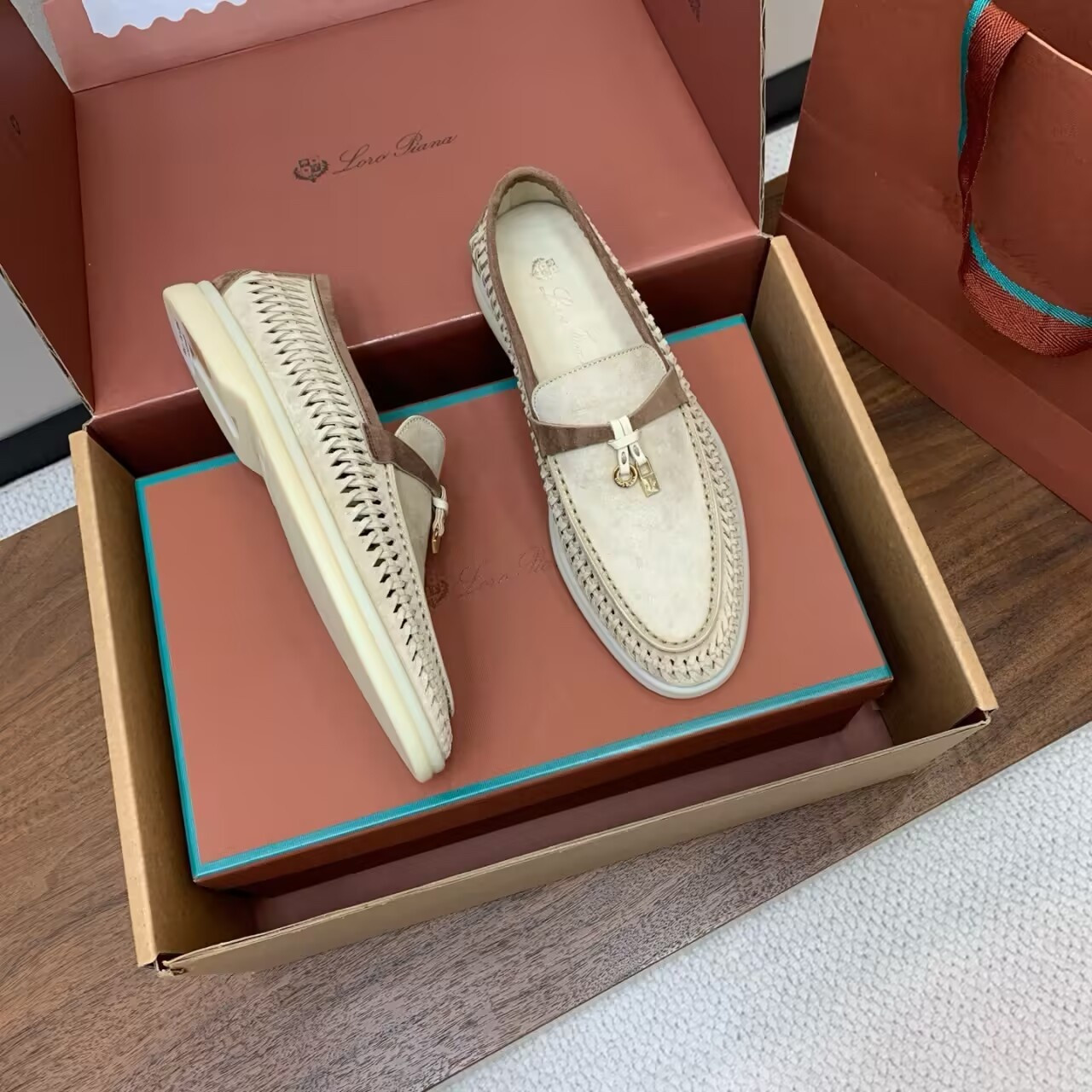 ua L**o p*ana summer charms walk loafer