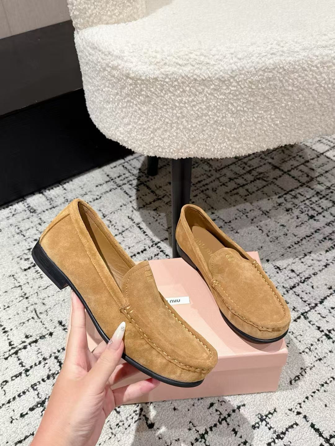 ua M1v M1v suede loafers