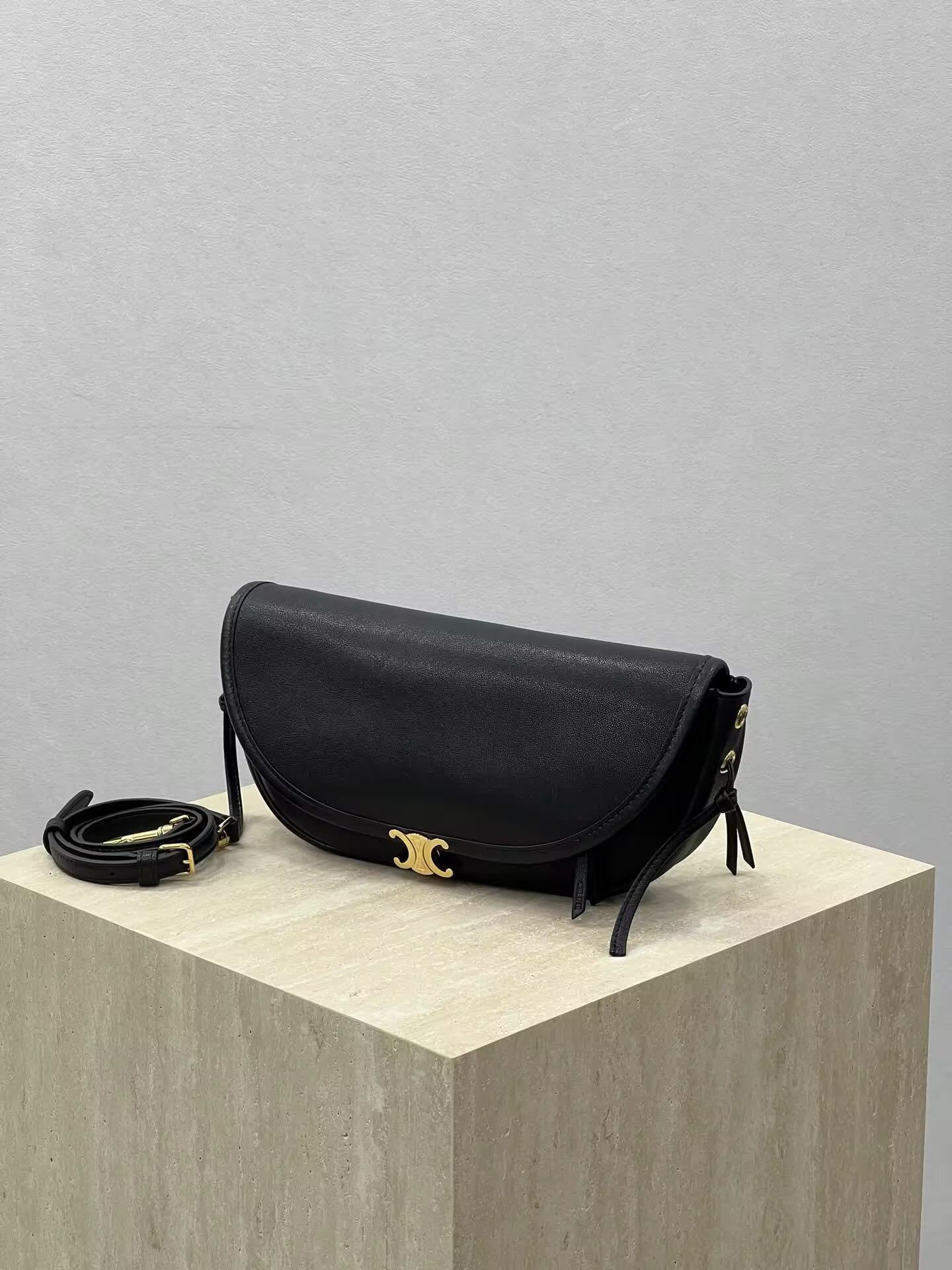 ce**e halfmoon soft triomphe bag in S*pple shiny lambskin 25x13x5cm
